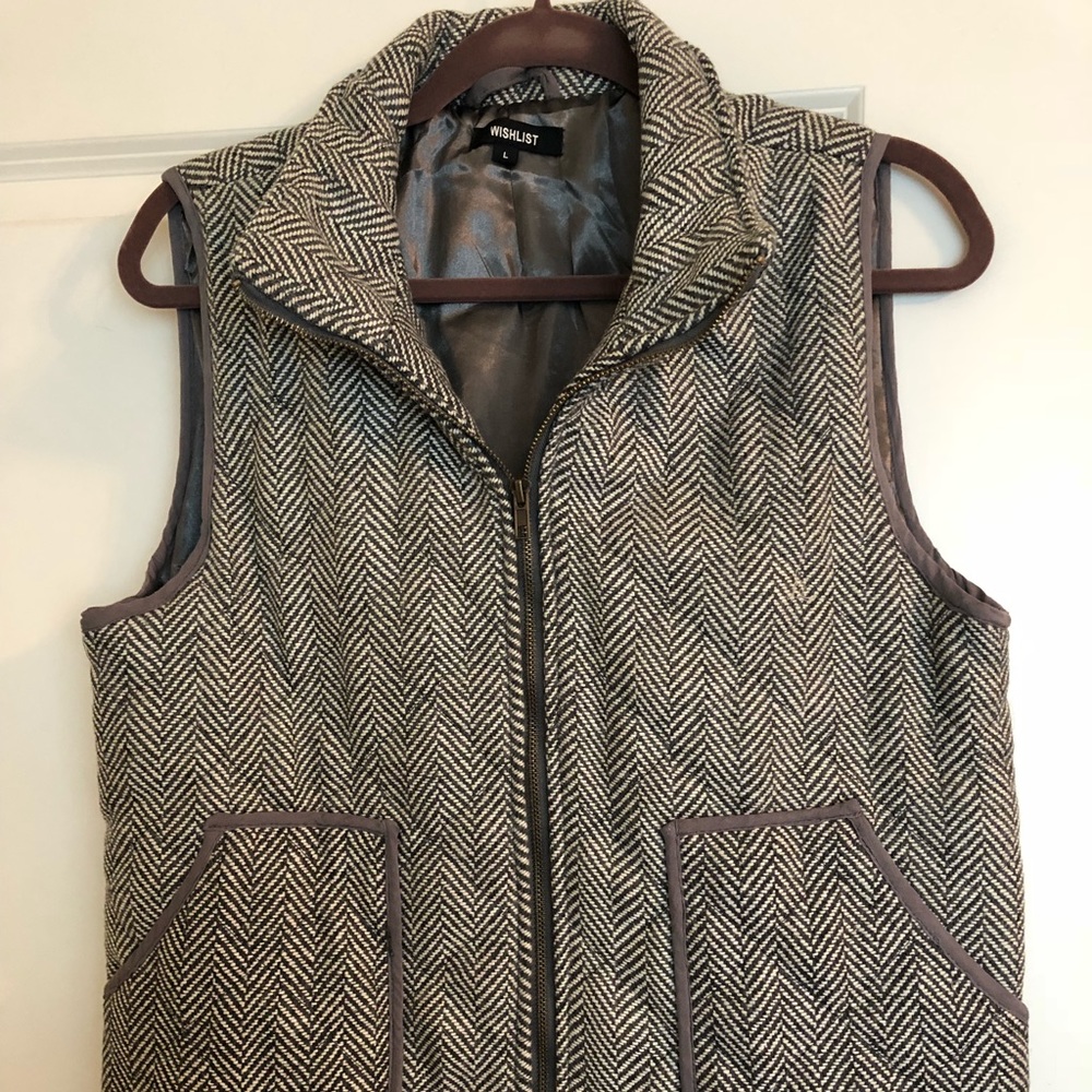 Pocketed trendy fall vest